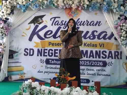 Lepas Siswa Kelas VI, Kepala SDN Tamansari II Dringu Ingatkan Pentingnya Akhlak dan Lanjut Sekolah