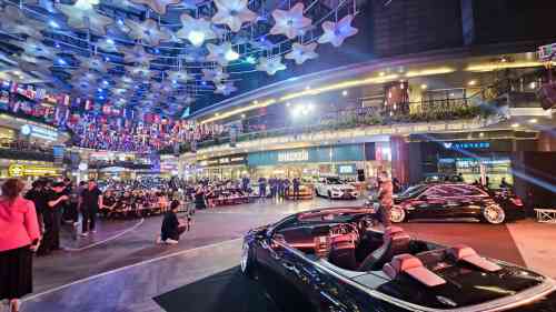 Hadiri HUT Satu Dekade Mercedes Benz W212 Club Indonesia, Bamsoet Ajak Komunitas Otomotif Jadi Motor Penggerak Ekonomi Kreatif di Tengah Ketidakpastian Global