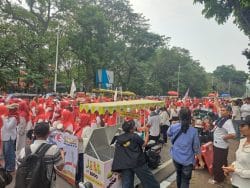 Dari Monas, Massa Sampaikan Pesan Keras: Jangan Hentikan MBG Milik Rakyat