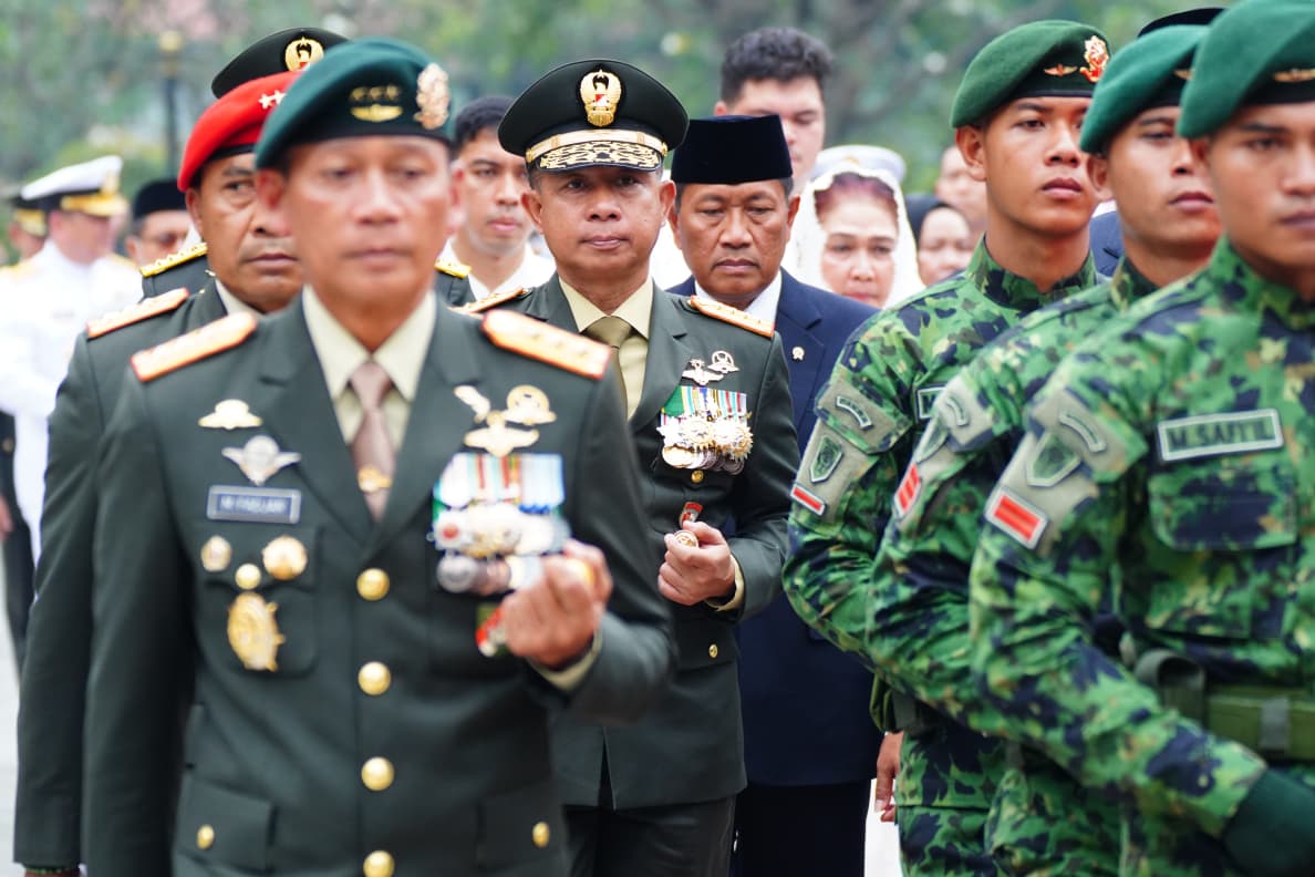 Panglima TNI Hadiri Upacara Pemakaman Jenderal TNI (Purn) Ryamizard Ryacudu Panglima TNI Hadiri Upacara Pemakaman Jenderal TNI (Purn) Ryamizard Ryacudu