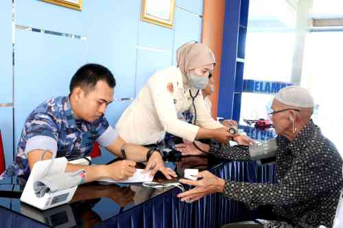 Sambut Hari Bakti ke-79 TNI AU 2026, Lanud Sjamsudin Noor Gelar Pemeriksaan Mata Gratis bagi Masyarakat Kalsel