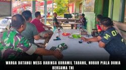 Warga Datangi Mess Babinsa Koramil Tabang, Nobar Piala Dunia Bersama TNI Warga Datangi Mess Babinsa Koramil Tabang, Nobar Piala Dunia Bersama TNI