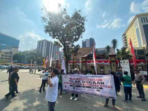 Aktivis Muda Demo di Baharkam Mabes Polri, Soroti Dugaan Keterlibatan Aparat di Sektor Tambang