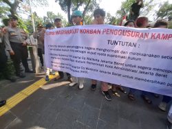 Puluhan Warga Kampung Baru Suarakan Aspirasi di Balai Kota DKI