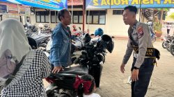 Pengendara Tuban Ramai Berhenti, Polantas Tuban Buka Konsultasi Administrasi SIM dan STNK