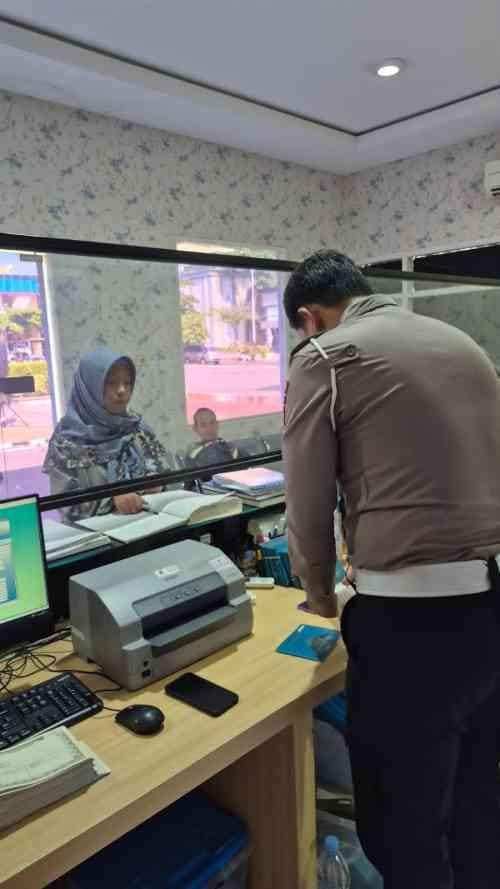 Polantas Tuban Perkuat Pelayanan Publik Lewat Konsultasi SIM, STNK dan BPKB di Tuban Polantas Tuban Perkuat Pelayanan Publik Lewat Konsultasi SIM, STNK dan BPKB di Tuban