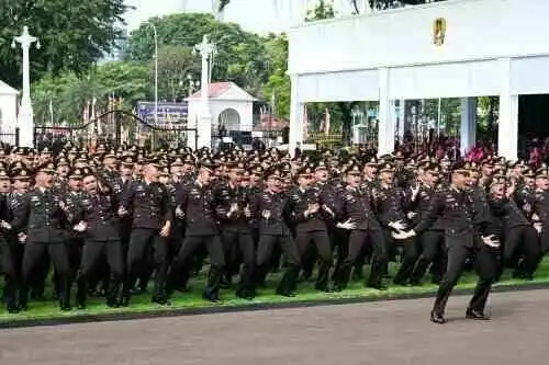 Panglima TNI Hadiri Upacara Prasetya Perwira (Praspa) TNI dan Polri Tahun 2026 di Istana Negara