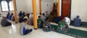 Tingkatkan Iman dan Taqwa, Satgas TMMD 129 Kodim 1505/Tidore Tunaikan Shalat Jumat Bersama Warga