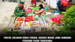 Pantau Lonjakan Harga Pangan, Babinsa Muara Jawa Sambangi Pedagang Pasar Tradisional Pantau Lonjakan Harga Pangan, Babinsa Muara Jawa Sambangi Pedagang Pasar Tradisional