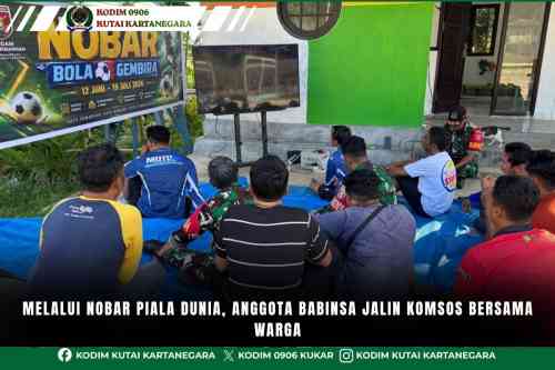 Melalui Nobar Piala Dunia, Anggota Babinsa Jalin Komsos Bersama Warga Melalui Nobar Piala Dunia, Anggota Babinsa Jalin Komsos Bersama Warga
