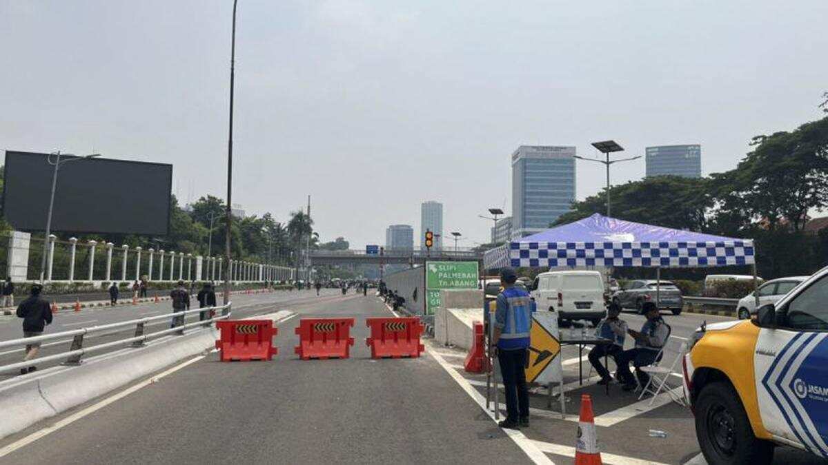 Penutupan Akses Tol Menuju Slipi Akibat Aktivitas Demo