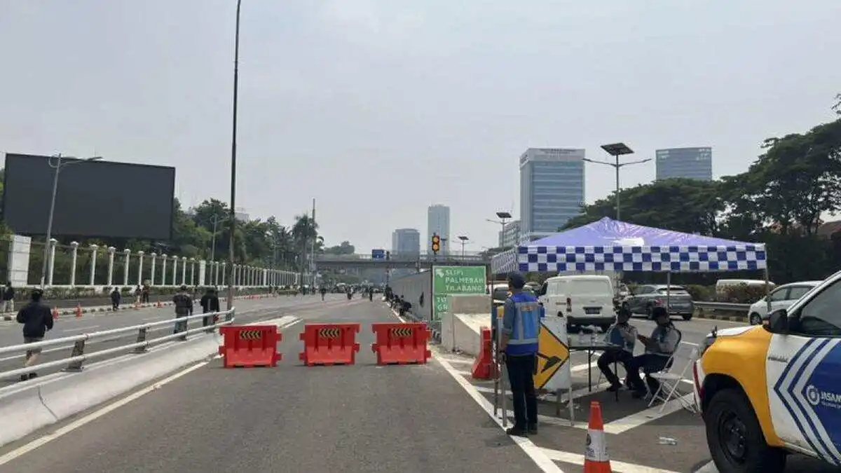 Penutupan Akses Tol Menuju Slipi Akibat Aktivitas Demo