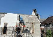 Sentuhan Warna Baru untuk Impian Pak Koko: Satgas TMMD 129 Bojonegoro Pacu Finishing RTLH di Desa Kesongo