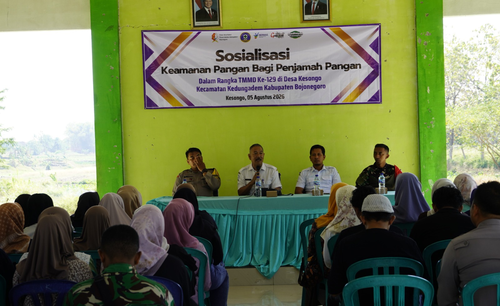 Wujudkan Generasi Sehat dan UMKM Naik Kelas: Satgas TMMD 129 Bojonegoro Bersama Dinkes Edukasi Keamanan Pangan di Kesongo Wujudkan Generasi Sehat dan UMKM Naik Kelas: Satgas TMMD 129 Bojonegoro Bersama Dinkes Edukasi Keamanan Pangan di Kesongo