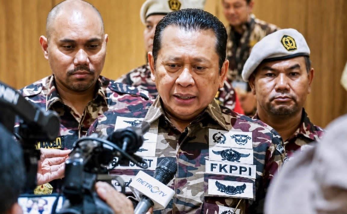 Kecam Penurunan Bendera Merah Putih dan Pelecehan Garuda Pancasila di Hari Damai Aceh, Bamsoet Serukan Penegakan Hukum dan Jaga Persatuan Kecam Penurunan Bendera Merah Putih dan Pelecehan Garuda Pancasila di Hari Damai Aceh, Bamsoet Serukan Penegakan Hukum dan Jaga Persatuan
