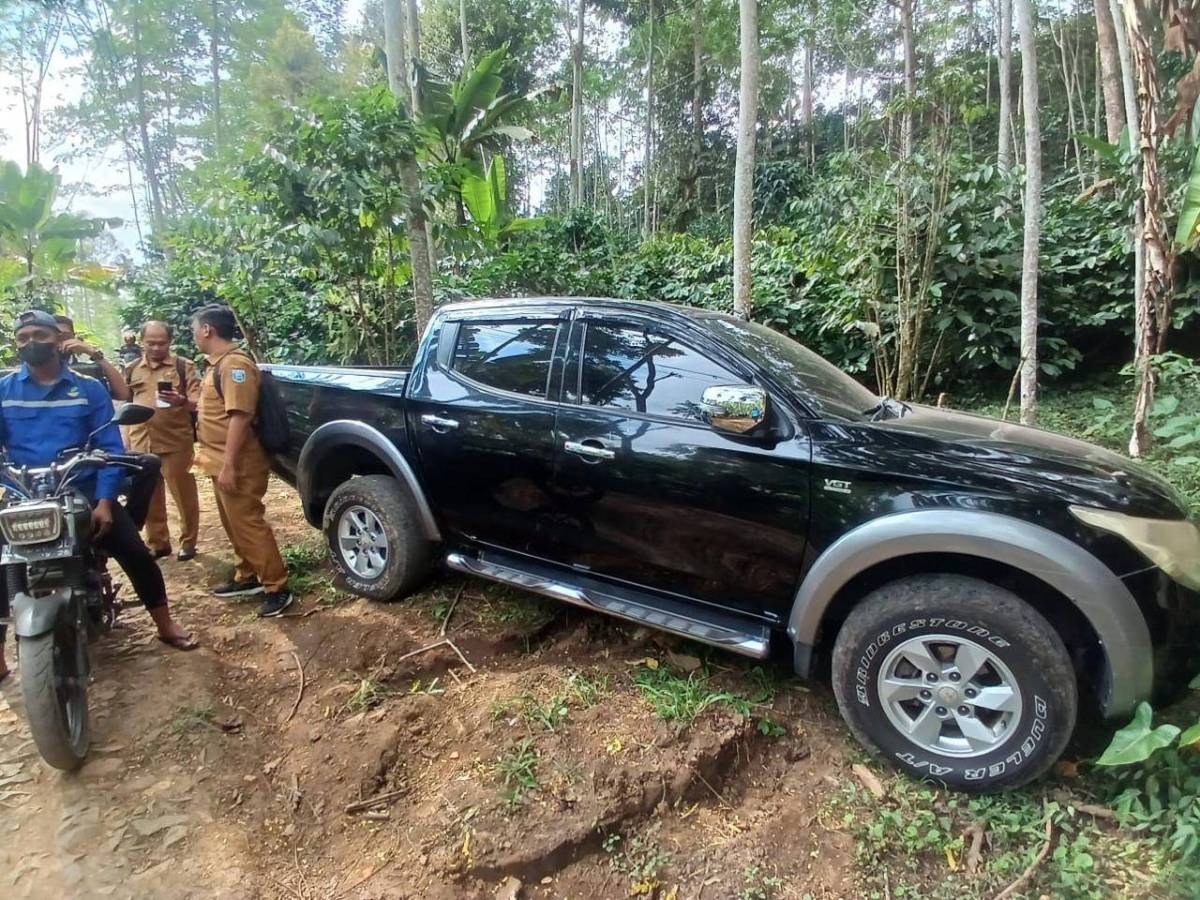 Sulit Ditempuh Transportasi Biasa, Pelayanan Adminduk ODGJ di Probolinggo Pakai Mobil Dinas Plt Kadis Dukcapil