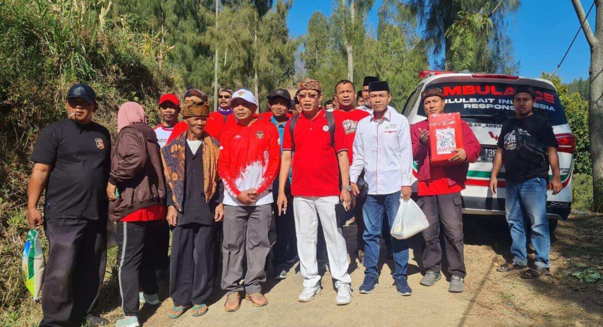 Peringati HUT RI ke-81, AWPR dan DPD Ahlulbait Probolinggo Salurkan Bansos ke Warga Ngadirejo Peringati HUT RI ke-81, AWPR dan DPD Ahlulbait Probolinggo Salurkan Bansos ke Warga Ngadirejo