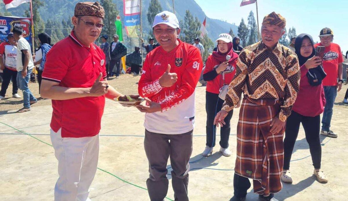 Peringati HUT RI ke-81, AWPR dan DPD Ahlulbait Probolinggo Salurkan Bansos ke Warga Ngadirejo Peringati HUT RI ke-81, AWPR dan DPD Ahlulbait Probolinggo Salurkan Bansos ke Warga Ngadirejo