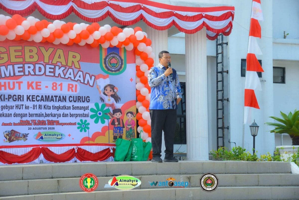 Semangat Kemerdekaan Menggema di Curug Lewat Lomba Kerupuk Massal Semangat Kemerdekaan Menggema di Curug Lewat Lomba Kerupuk Massal