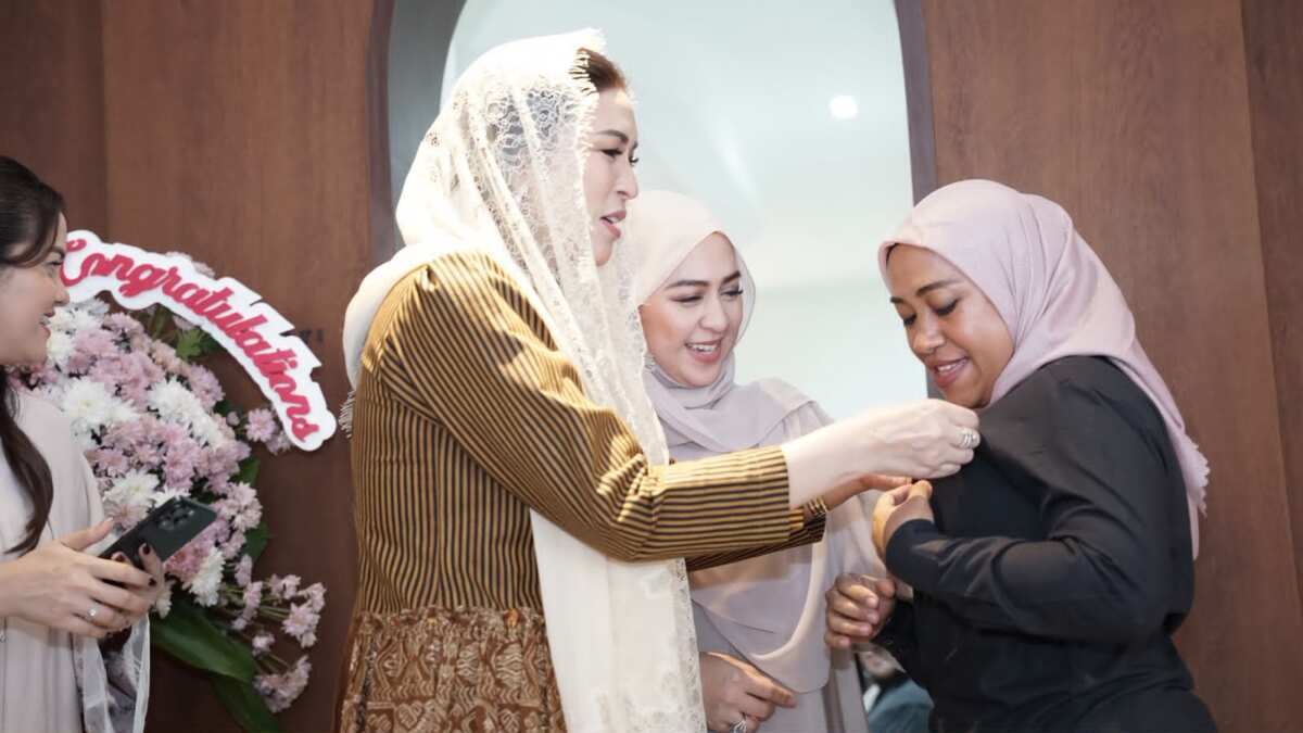 Bisnis Kecantikan dan Kebugaran Makin Menjanjikan, Bamsoet Apresiasi Kehadiran "Sang Dewi Salon & Spa" Sebagai Penggerak Ekonomi Kelas Menengah Bisnis Kecantikan dan Kebugaran Makin Menjanjikan, Bamsoet Apresiasi Kehadiran "Sang Dewi Salon & Spa" Sebagai Penggerak Ekonomi Kelas Menengah