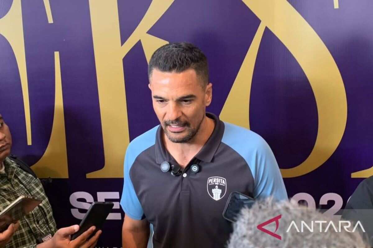Strategi Carlos Pena untuk Meningkatkan Performa Persita Tangerang Strategi Carlos Pena untuk Meningkatkan Performa Persita Tangerang