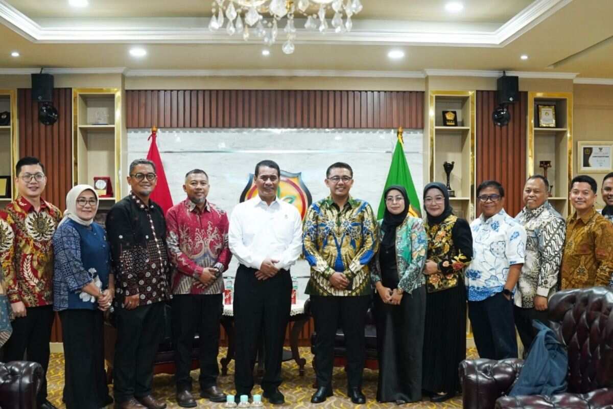 Program Inovatif KADIN untuk Peningkatan Penyediaan Protein Program Inovatif KADIN untuk Peningkatan Penyediaan Protein