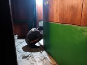 Pantang Menyerah hingga Malam, Satgas TMMD Ke-129 Kodim 1807/Sorsel Lembur Finishing Rumah Type 36 untuk Warga Kampung Sesor