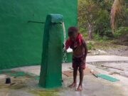 Air Bersih Mengalir, Senyum Anak-Anak Kampung Sesor Mengembang: Bukti Nyata TMMD Ke-129 Hadirkan Manfaat