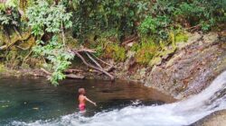 Keseruan Anak Anak Kp. Sesor menikmati Air Terjun, TMMD Ke-129 Buka Akses Wisata, Tangga Menuju Air Terjun Kini Lebih Nyaman Dilalui