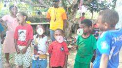 Berbagi Kebahagiaan HUT RI, Kepala Suku Senggi Gelar Lomba dan Pembagian Sembako