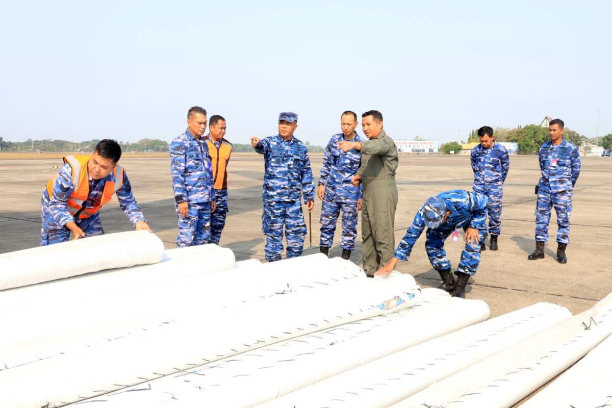 Mendukung Penuh Penanganan Karhutla, TNI AU Terbangkan A-400M Bawa Bantuan Presiden RI Yang Dikirim oleh Kemhan-Kementan