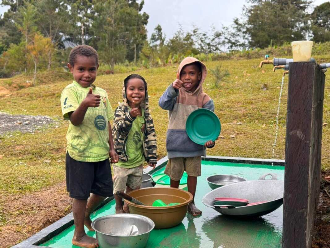 PLTMH Hadir di Kampung Tabukeker, Buka Akses Listrik dan Air Bersih bagi Masyarakat