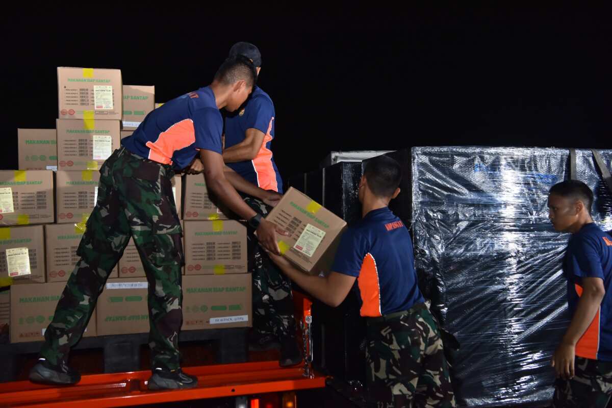 Hari Ketiga Belas Penanganan Gempa NTT, TNI Sudah Salurkan 946,923 Ton Bantuan