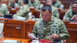 Wapang TNI Dampingi Menhan RI dalam Rapat Kerja Bersama Komisi I DPR RI