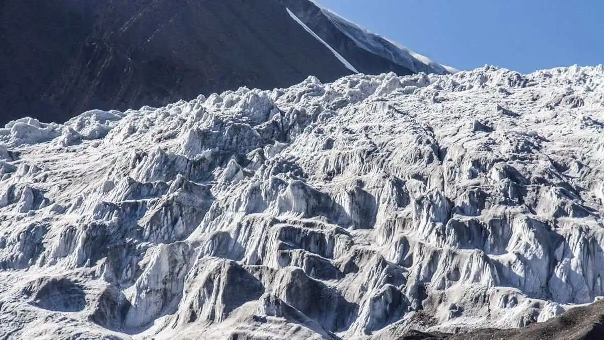 Dampak Banjir Bandang terhadap Jalur Trekking Langtang di Nepal