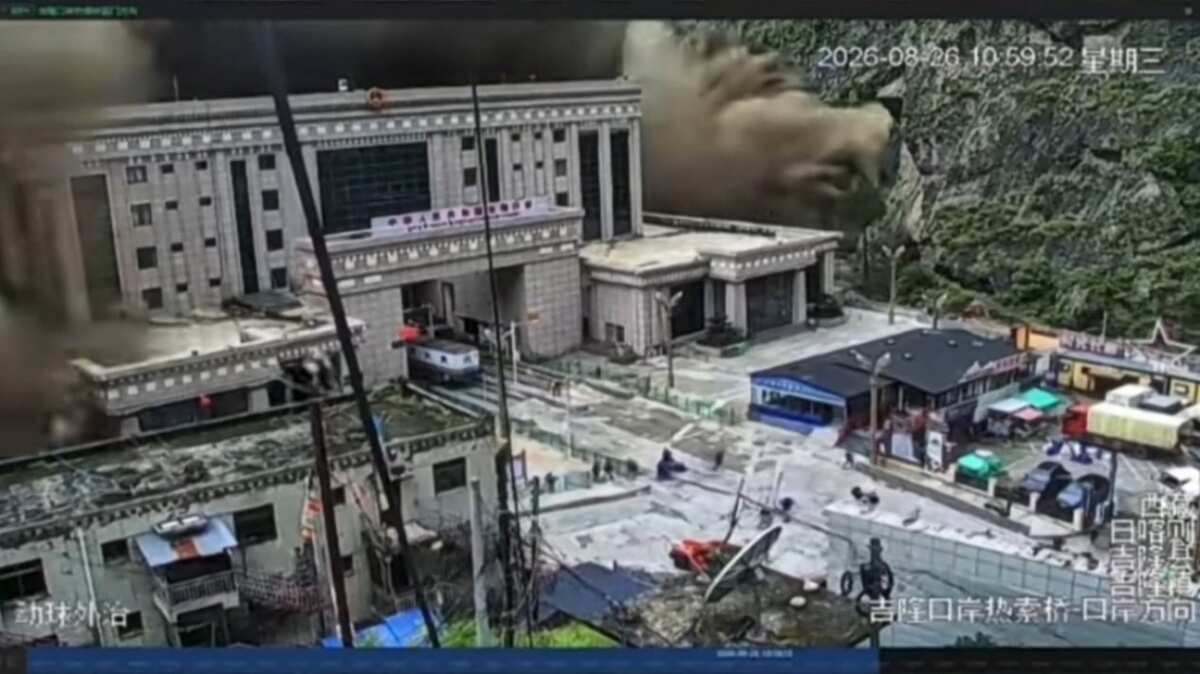 Banjir Bandang Nepal-Tibet Mengguncang Wilayah, 474 Tewas dan Ribuan Hilang Banjir Bandang Nepal-Tibet Mengguncang Wilayah, 474 Tewas dan Ribuan Hilang