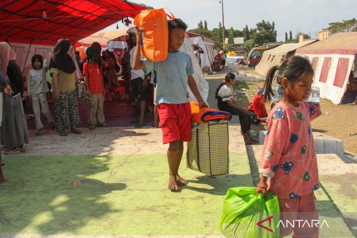 Pemulangan Pengungsi Gempa NTT: Tahap Kelima Dilaksanakan Pemulangan Pengungsi Gempa NTT: Tahap Kelima Dilaksanakan