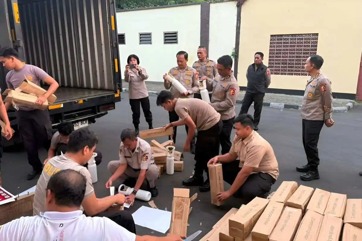 Pengungkapkan Narkotika dalam Bentuk Permen dan Isu Pembekuan Rekening Aktivis
