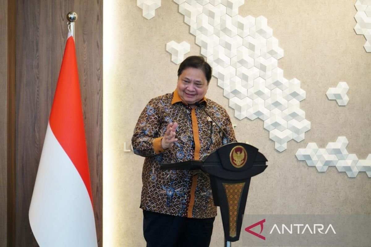 Meningkatkan Kompetensi Tenaga Kerja di Indonesia Meningkatkan Kompetensi Tenaga Kerja di Indonesia