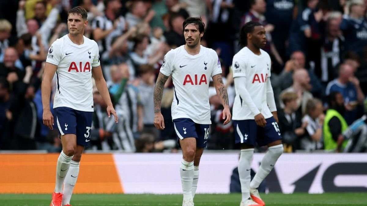 Tottenham Hotspur: Belanja Pemain dan Kekalahan Beruntun Tottenham Hotspur: Belanja Pemain dan Kekalahan Beruntun