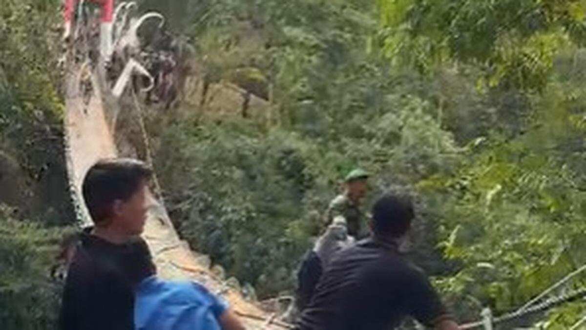 Ambruknya Jembatan Gantung Pongpet dan Dampaknya