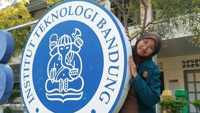 Perjuangan Larasati Aulia: Dari Keterbatasan Menuju Pendidikan Tinggi di ITB Perjuangan Larasati Aulia: Dari Keterbatasan Menuju Pendidikan Tinggi di ITB