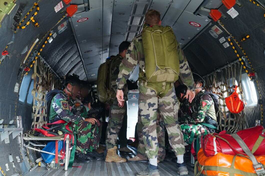 Prajurit SOF TNI dan US Army Sukses Laksanakan Infiltrasi Udara Dalam Latihan Super Garuda Shield 2026 Prajurit SOF TNI dan US Army Sukses Laksanakan Infiltrasi Udara Dalam Latihan Super Garuda Shield 2026