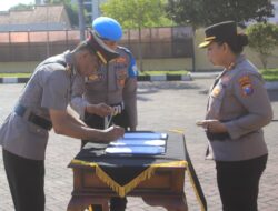 Polres Probolinggo Gelar Upacara Sertijab Kapolsek Gending Dan Kenaikan Pangkat Pengabdian