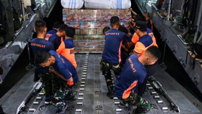 Hari Ketujuh Belas Penanganan Gempa NTT, TNI Salurkan 1.032,921 Ton Bantuan