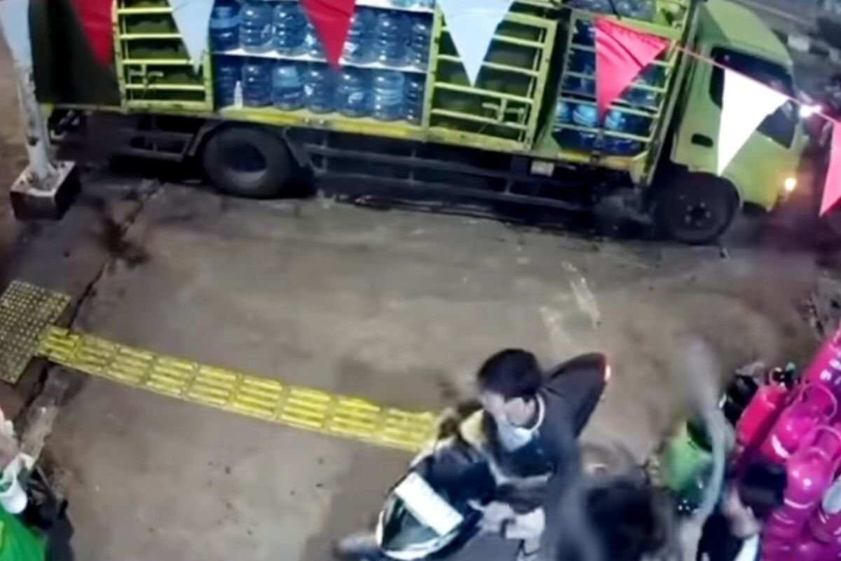 Penyelidikan Polisi Terhadap Kasus Pembegalan di Tebet Penyelidikan Polisi Terhadap Kasus Pembegalan di Tebet