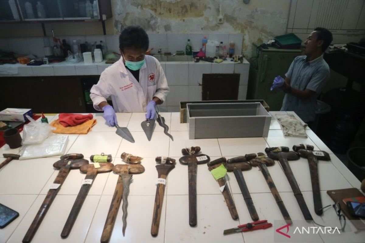 Konservasi Artefak Senjata di Museum NTB
