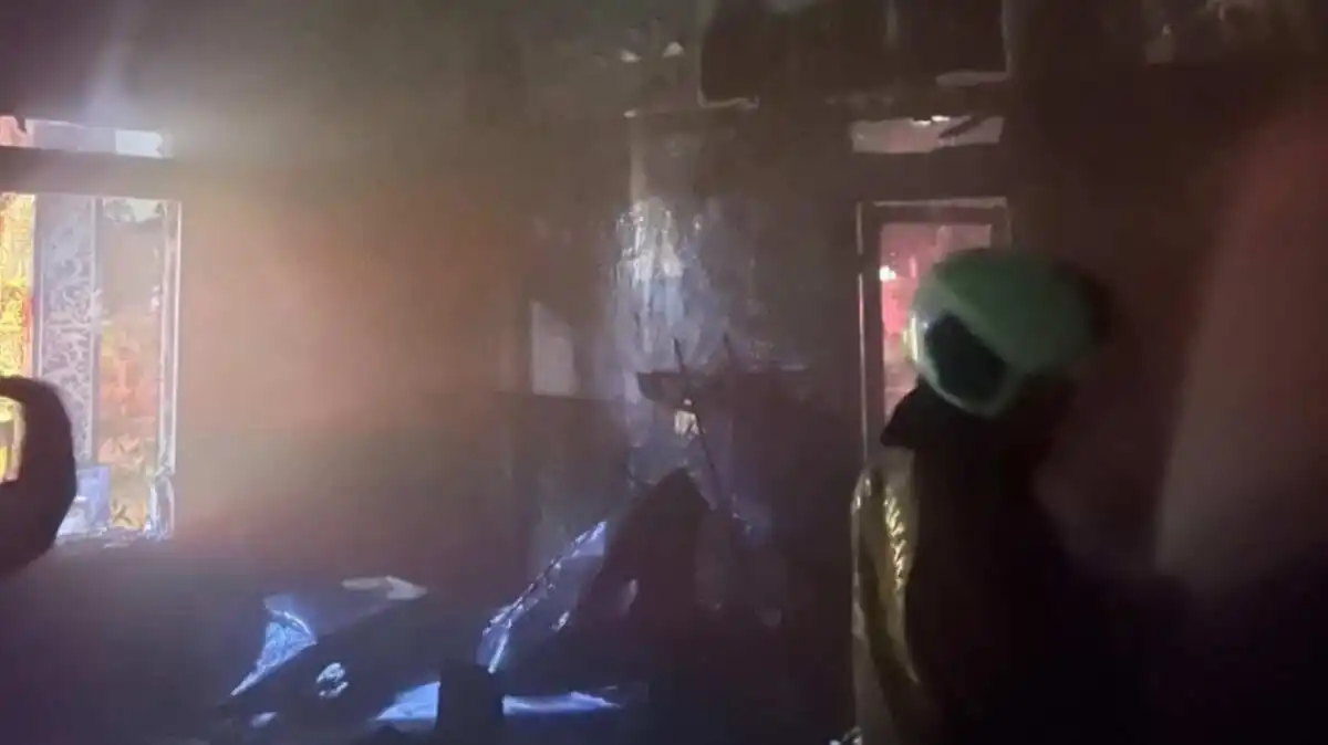 Kebakaran Posko GRIB Jaya di Jakarta Barat: Disebabkan oleh Korsleting Listrik
