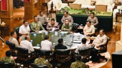 Pertemuan Panglima TNI dan Kapolri dengan Presiden Prabowo Pertemuan Panglima TNI dan Kapolri dengan Presiden Prabowo