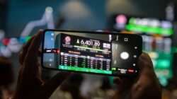 IHSG Menguat di Tengah Tekanan Bursa Asia IHSG Menguat di Tengah Tekanan Bursa Asia